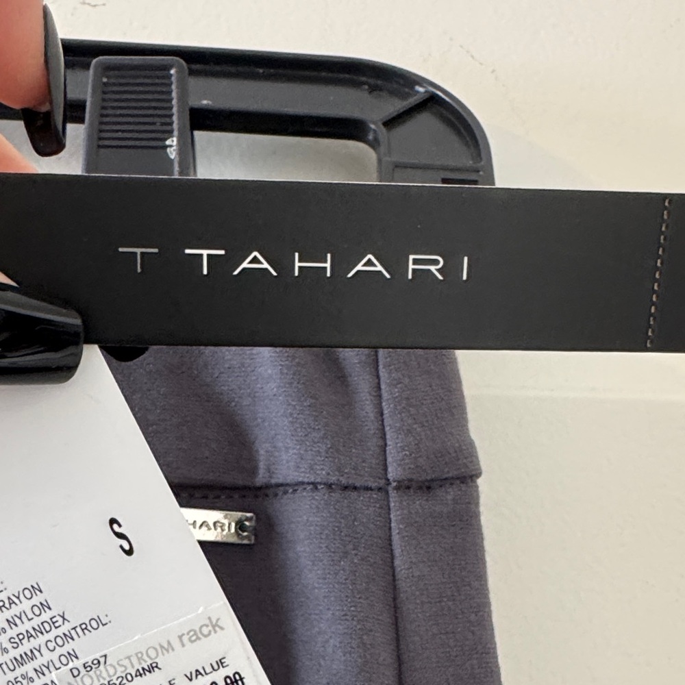 Tahari Gray Skirt NWT sz S - Picture 2 of 3